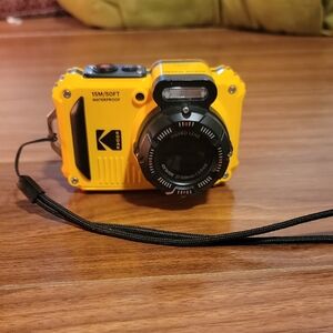 Kodak Pixpro WPZ2 Yellow Waterproof Camera Underwater
